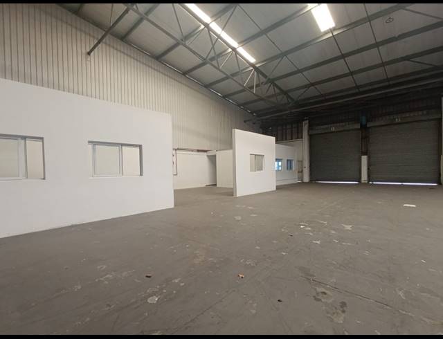 2,875M² WAREHOUSE TO LET IN NEW GERMANY
